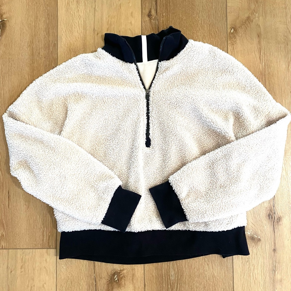 Fabletics Dream Polar Fleece Sherpa Pullover Women’s Size L Cropped Cream Black